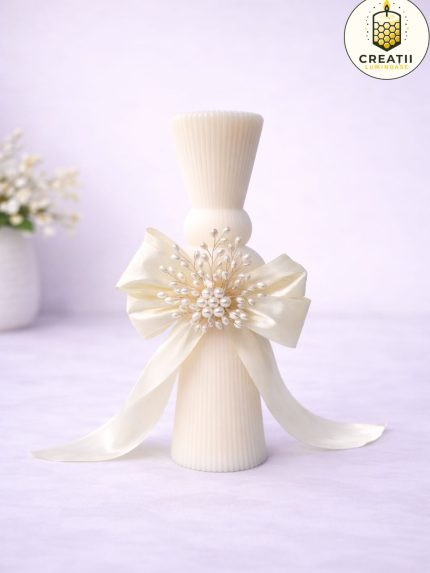 Lumânare Clepsidră Ivory Fundă Ivory și broșă