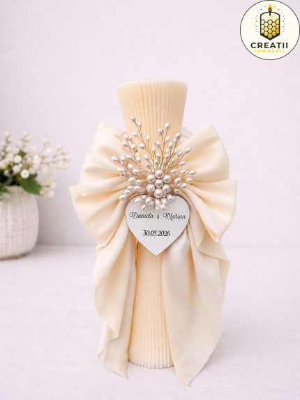 Lumânare Clepsidră Ivory cu Fundă Broșă și Personalizare