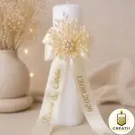 Lumânare Clepsidră Albă cu Broșă de Perle și Fundă Personalizată