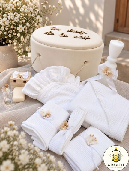 Trusou de botez premium din muselină alb