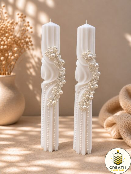 Set 2 Lumânări Spiralate Albe Decorate cu Perle