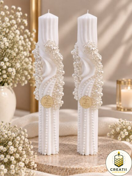 Set 2 Lumânări Spiralate Albe Decorate cu Perle